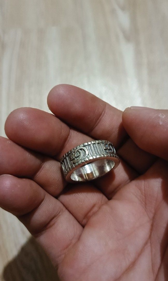 GUCCI RING (Category: Rings) located in Manila. Submitted by razdrizzy (Listing ID 1469685794, Image 2). Description: AUTHENTIC GUCCI RING AG925 SIZE 18.