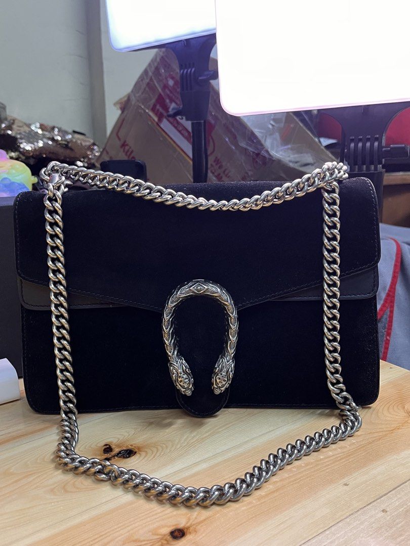 Gucci Suede sling bag (Category: Luxury Bags & Wallets) located in Cagayan de Oro. Submitted by allaboutukayukaybagscdo (Listing ID 1469646063, Image 1). Description: .