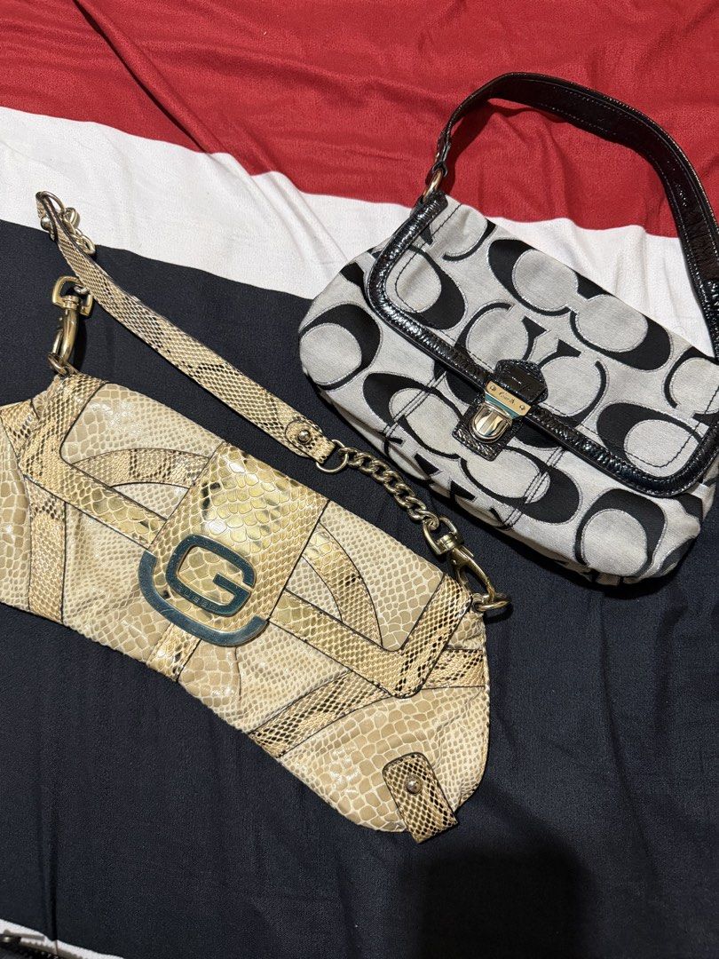 GUESS & COACH BUNDLE (Category: Luxury Bags & Wallets) located in Manila. Submitted by therevivaldrop (Listing ID 1469709697, Image 1). Description: BUNDLE SHIPPED NEGOTIABLE.
