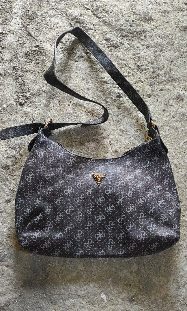 guess crossbody bag (Category: Cross-body Bags) located in Cavite. Submitted by swiftfish_2c26c0 (Listing ID 1469614431, Image 1). Description: .