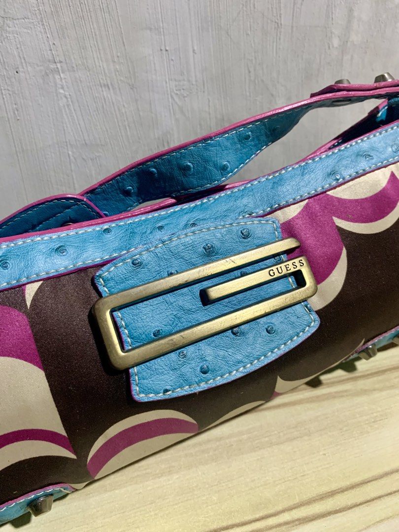 guess vintage (Category: Shoulder Bags) located in General Santos City (Dadiangas). Submitted by sarathrift (Listing ID 1469704369, Image 2). Description: no flaw.