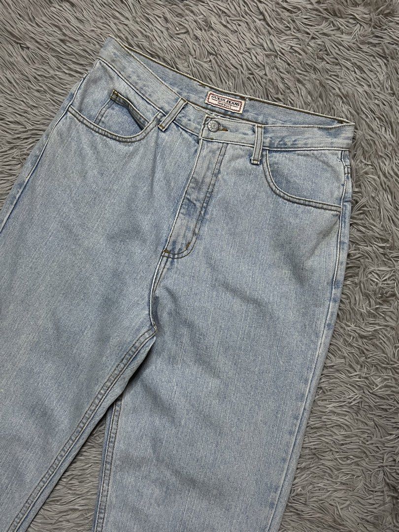 Guess Vintage Mom Jeans (Category: Jeans) located in Dipolog. Submitted by krstnagnis98 (Listing ID 1469598081, Image 3). Description: Guess Vintage Mom Jeans Steal price Like new High waist 32 on tag fits 30-32 .