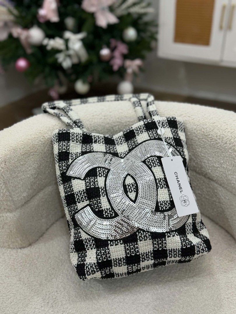 GWP ITEMS (Category: Shoulder Bags) located in Orani. Submitted by lovely.items1983 (Listing ID 1469581568, Image 1). Description: .