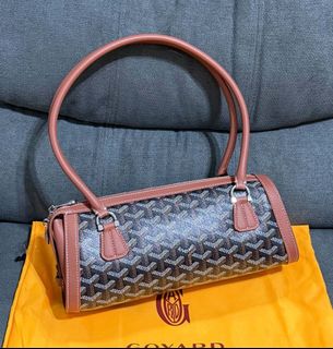 (Category: ) located in . Submitted by luxxechic (Listing ID 1469710913, Image 1). Description: .