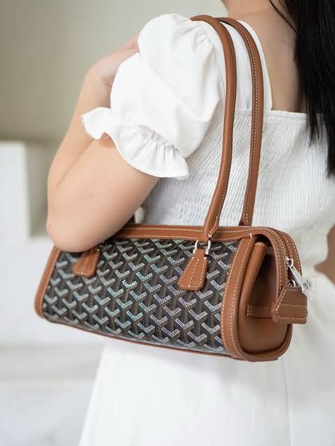 GY Bonbonniere Shoulder Bag (Category: Shoulder Bags) located in Quezon City. Submitted by luxxechic (Listing ID 1469710913, Image 3). Description: coded leather lining pure leather with dust bag good as new no issue actual photo posted japan preloved mop: gcash.