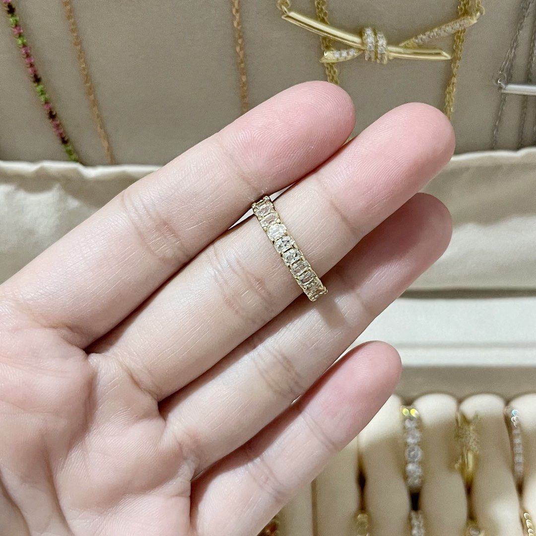 HALF ETERNITY BAGUETTE GOLD RING (Category: Rings) located in Talavera. Submitted by curatedbykhy (Listing ID 1469688401, Image 2). Description: size 6.