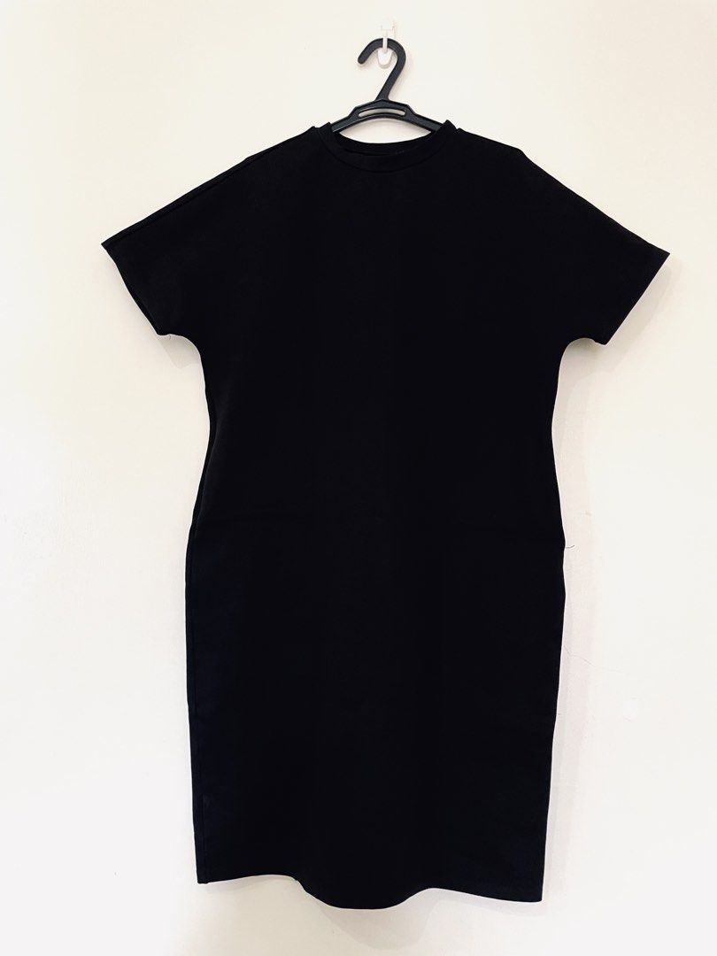Harlan + Holden Shift Extend Black Dress (Category: Dresses) located in Mandaue City. Submitted by piacatrina08 (Listing ID 1469637273, Image 2). Description: - Fits XS-S - Design: Crew neck, short sleeves, knee length, and practical side pockets - thick fabric.