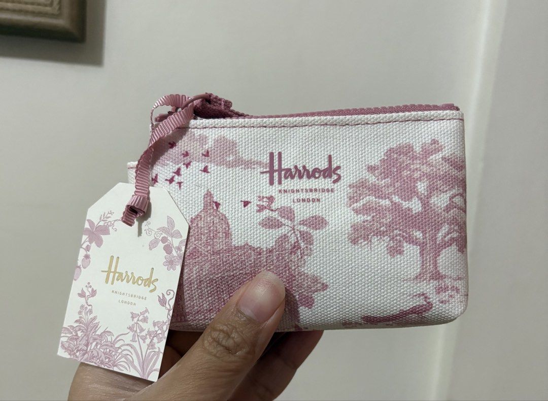 Harrods Toile Keyring Coin Purse (Category: Wallets & Card holders) located in Cavite. Submitted by chubbsavenue (Listing ID 1469643786, Image 3). Description: .
