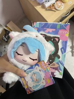 Hatsune Miku Mixing Box Special Fan Book and Figure, Toys ...