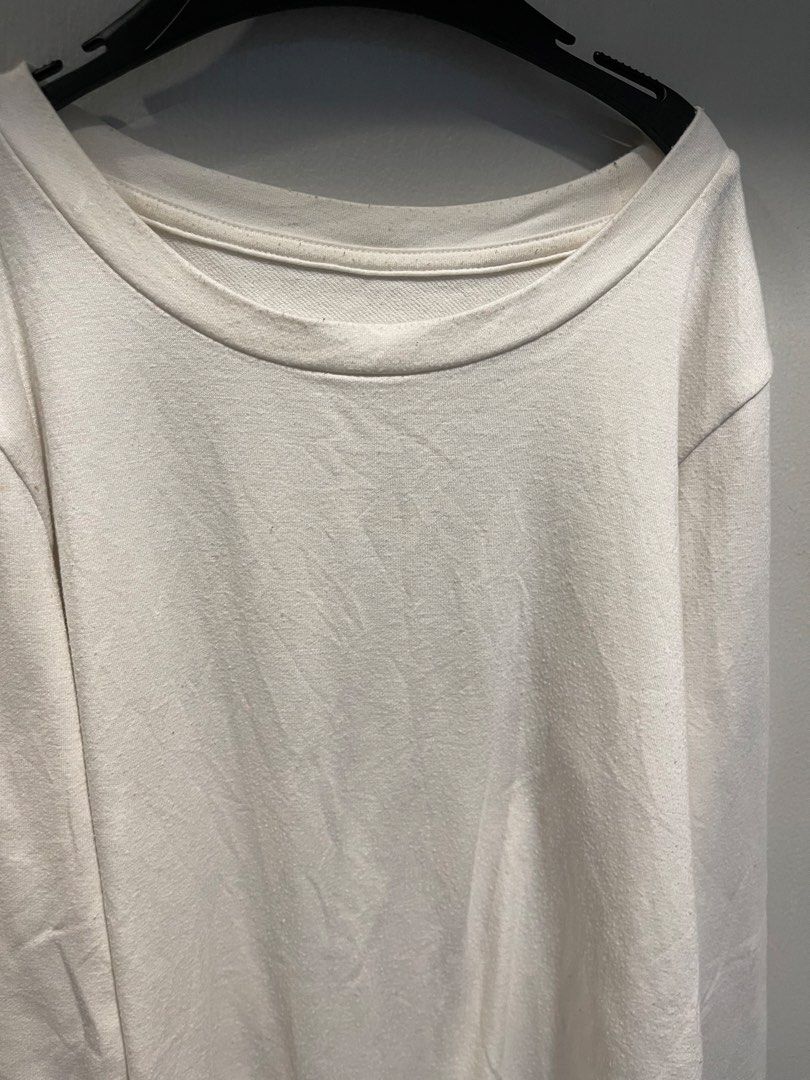 Heattech extra warm size 140 (Category: Babies & Kids Fashion) located in Quezon City. Submitted by booktt (Listing ID 1469710384, Image 2). Description: GUC uniqlo white heattech thermal wear size 140.
