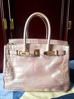 (Category: ) located in . Submitted by mj_luxuries_bags_and_stuff (Listing ID 1469602930, Image 1). Description: .