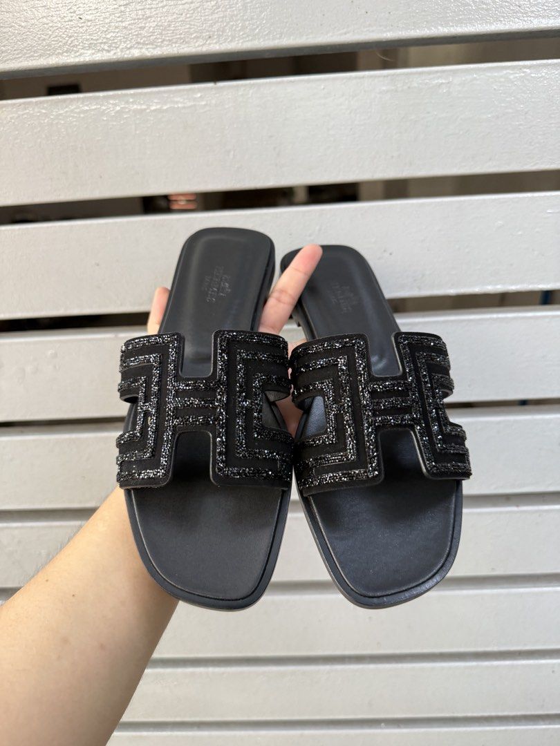 Hermes EUR 37 (Category: Sandals) located in Antipolo. Submitted by ceraken_luxpreloved (Listing ID 1469634857, Image 1). Description: .