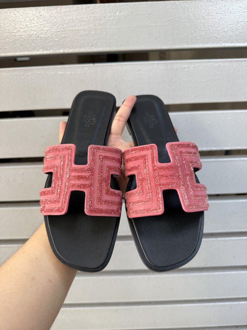 Hermes EUR 38 (Category: Sandals) located in Antipolo. Submitted by ceraken_luxpreloved (Listing ID 1469634286, Image 1). Description: .