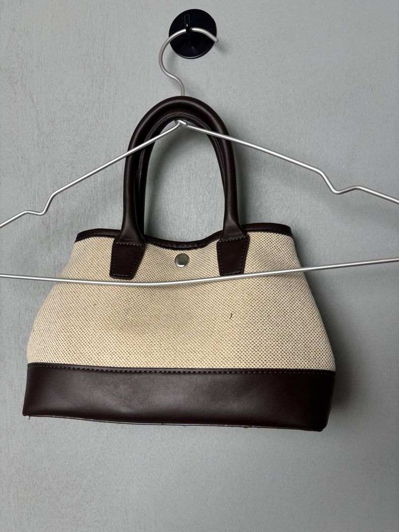 Hermès GWP Canvas Tote Bag (Category: Luxury Bags & Wallets) located in Mandaluyong City. Submitted by fellas_ph (Listing ID 1469666127, Image 3). Description: Excellent condition No issues 12" Width 6" Length (not including strap).