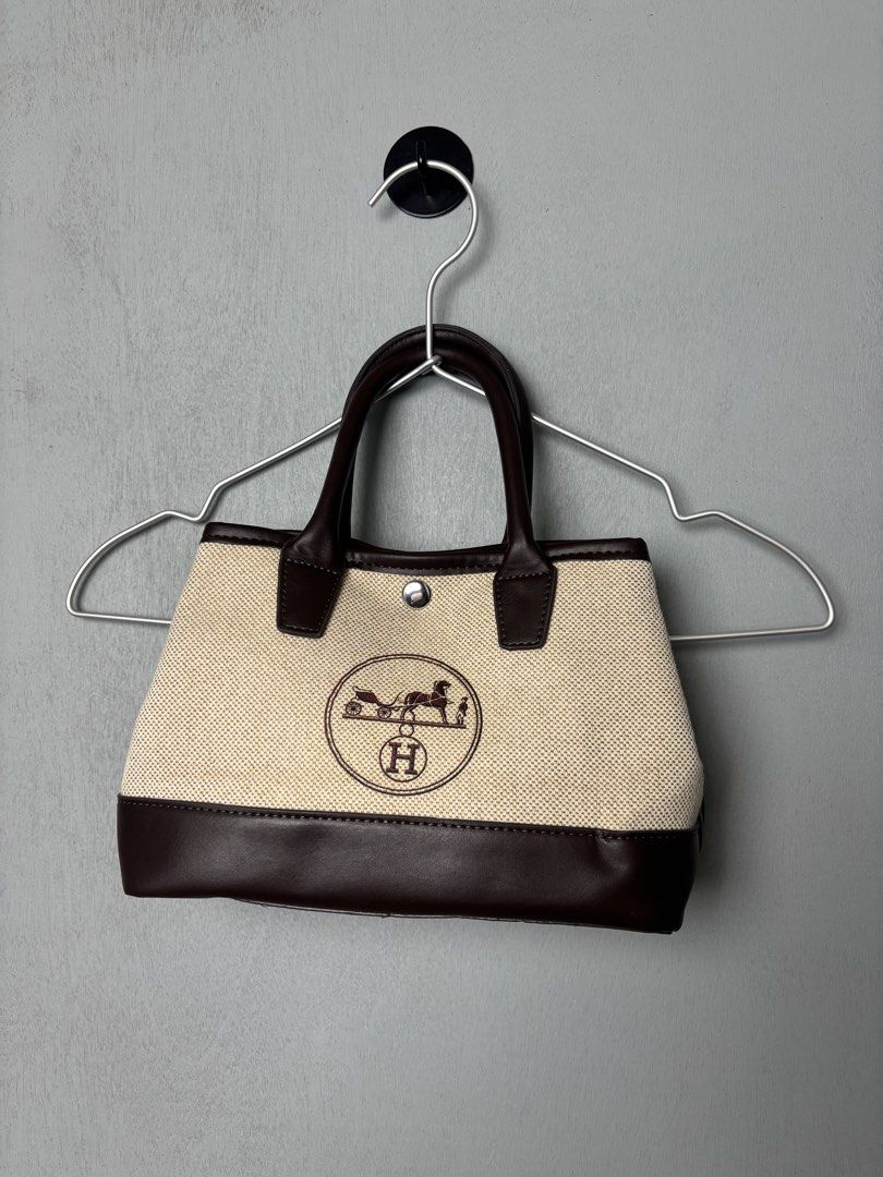 Hermès GWP Canvas Tote Bag (Category: Luxury Bags & Wallets) located in Mandaluyong City. Submitted by fellas_ph (Listing ID 1469666127, Image 2). Description: Excellent condition No issues 12" Width 6" Length (not including strap).