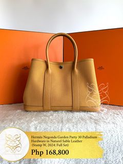 (Category: ) located in . Submitted by belles_lux_closet (Listing ID 1469655931, Image 1). Description: .