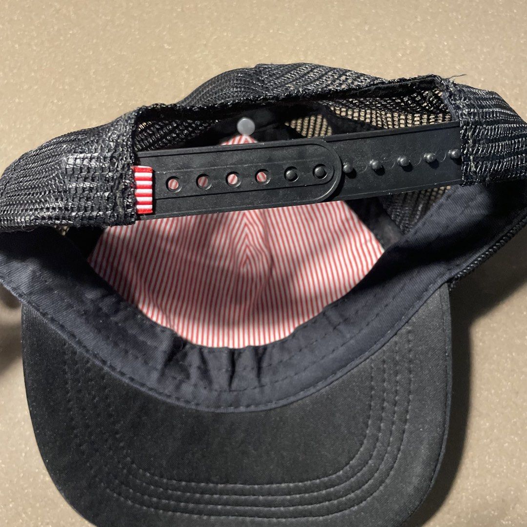 Herschel Supply Trucker Cap (Category: Caps & Hats) located in Puerto Princesa. Submitted by lookmomicanbuy (Listing ID 1469643354, Image 2). Description: Very good condition .