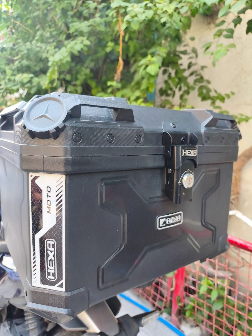 HEXA TOP BOX WITH BRACKET (Category: Body Parts and Accessories) located in Caloocan City. Submitted by royalhorse-9e61 (Listing ID 1469673245, Image 2). Description: 09929168899 eto number ko if interested ka .