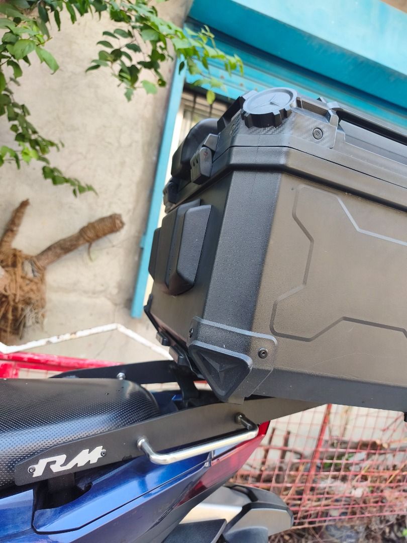 HEXA TOP BOX WITH BRACKET (Category: Body Parts and Accessories) located in Caloocan City. Submitted by royalhorse-9e61 (Listing ID 1469673245, Image 1). Description: 09929168899 eto number ko if interested ka .