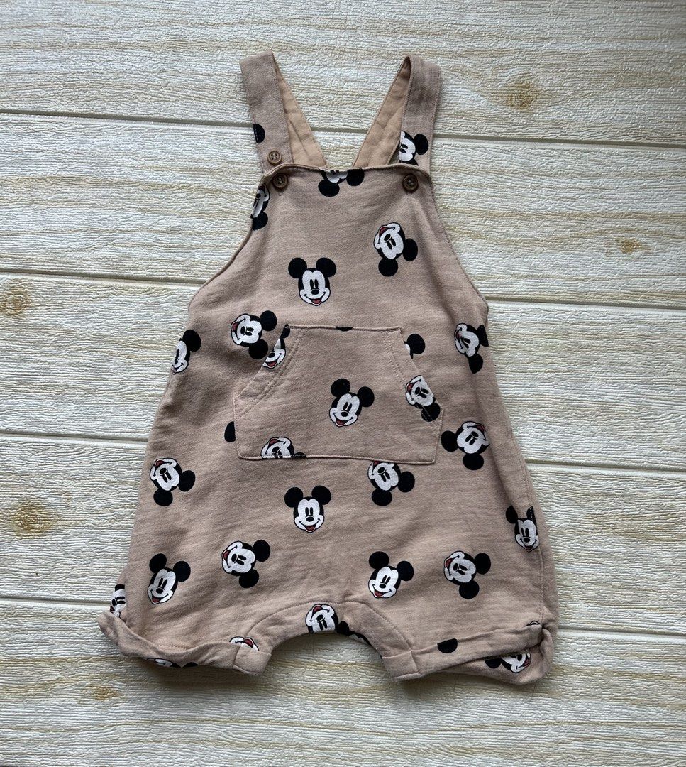 H&M baby mickey romper 6m (Category: Babies & Kids Fashion) located in Cebu City. Submitted by yjainani (Listing ID 1469605033, Image 1). Description: beige baby short overall (or rompers) featuring an all-over Mickey Mouse face print from the Disney x H&M baby collection.