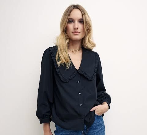 H&M Black ruffled collar blouse (Category: Blouses) located in Muntinlupa City. Submitted by caroucella (Listing ID 1469619708, Image 2). Description: Classic Black Statement ruffled collar Long sleeves with button cuffs Lightweight and comfortable Tag says XS but this fits S-M.