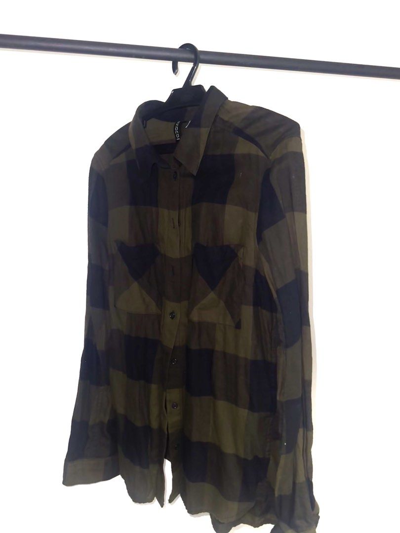 H&M Dark Green & Black Flannel (Category: Longsleeves) located in Quezon City. Submitted by coolmomma (Listing ID 1469702603, Image 1). Description: Never worn but washed Good condition.
