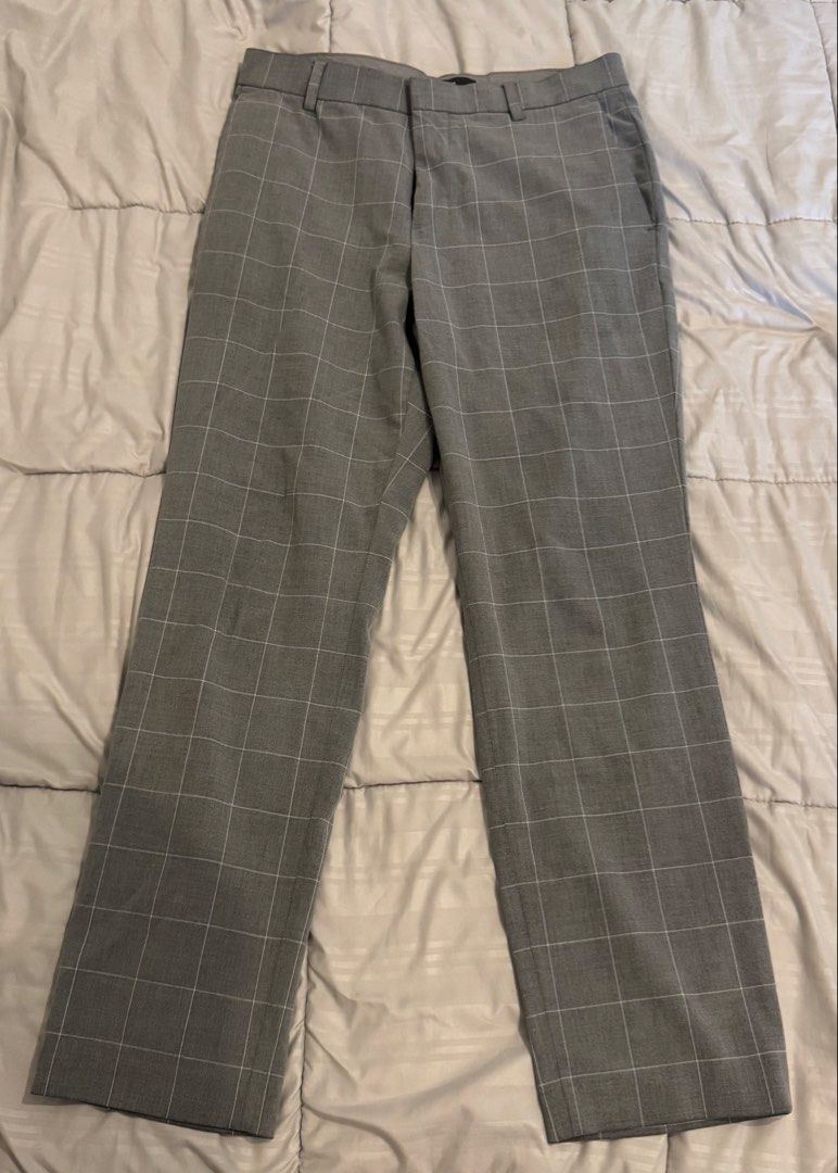 H&M Grey Plaid Slim Fit Pants (Category: Trousers) located in Manila. Submitted by vdoozy (Listing ID 1469648855, Image 1). Description: Brand: H&M - Fit: Slim Fit - Color: Grey - Pattern: Classic Plaid - Size: Waist 28, Length 30 Exact measurements: - Waist 28 inches - Inseam 28 inches - Full length 36 inches - Front rise 9 inches - Back rise 13 inches - Thigh width 10 inches - Leg opening 7 inches - Hip width 17 inches Location: Katipunan, Quez