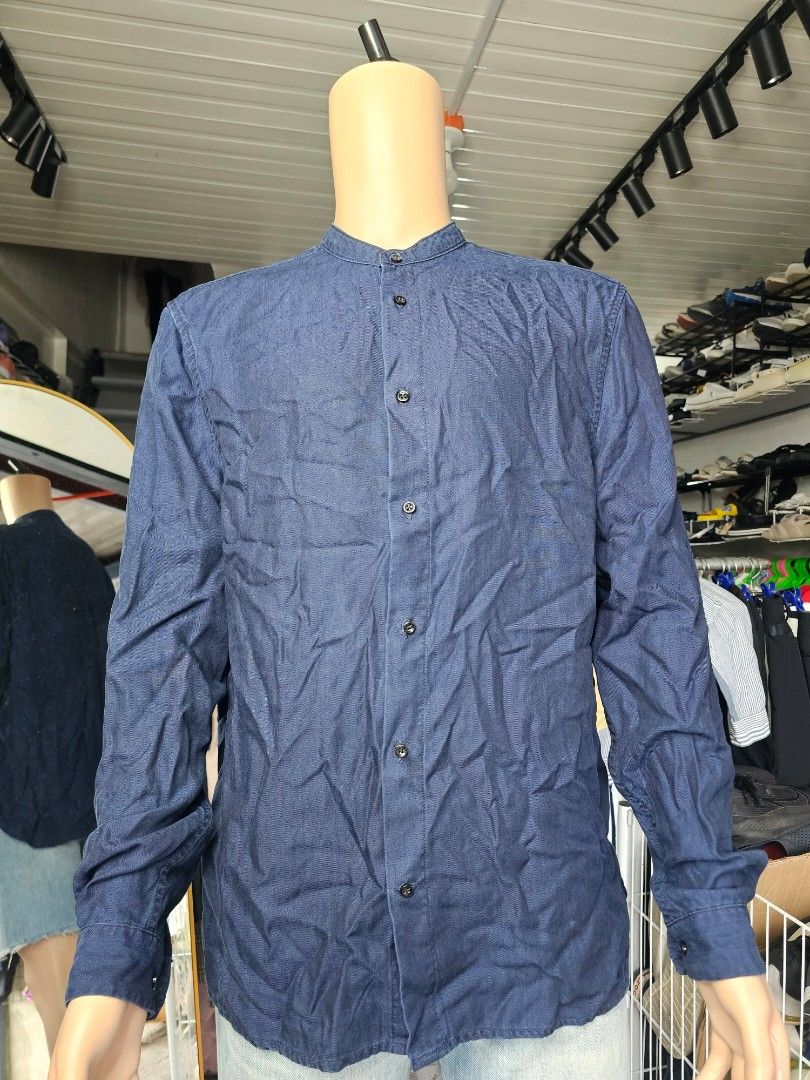 H&M mandarin collar shirt (Category: Formal Shirts) located in Baguio. Submitted by kayeonlineshop (Listing ID 1469663067, Image 2). Description: men's navy blue long-sleeve casual shirt featuring a band/mandarin collar and a front button placket.