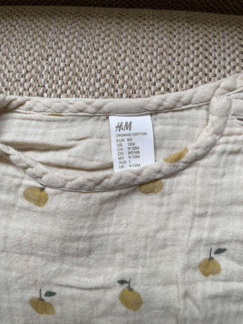 H&M muslin top and linen short (Category: Babies & Kids Fashion) located in Marikina City. Submitted by marahome (Listing ID 1469598432, Image 2). Description: 🐚 With stain due to storage, not sure if washable. Please see picture for issues, 🐚 my baby wore this until 2 years old 🐚 selling as bundle only 🐚 really nice fabric linen and 100% cotton 🐚 selling really cheap, please don’t lowball. 🙏🏼 HT zara hm kiru laila lyra kiru yoji uniqlo ko