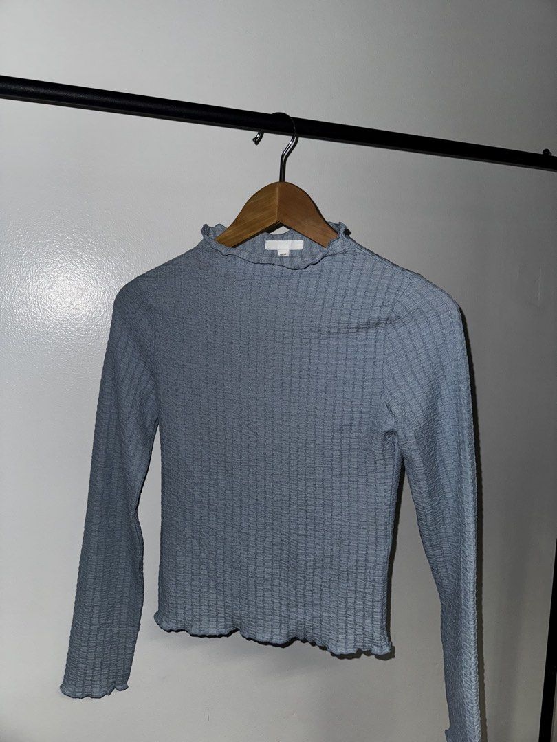 H&M Powder Blue Longsleeves (Category: Longsleeves) located in Quezon City. Submitted by coolmomma (Listing ID 1469737145, Image 1). Description: Good as new length 21 in..