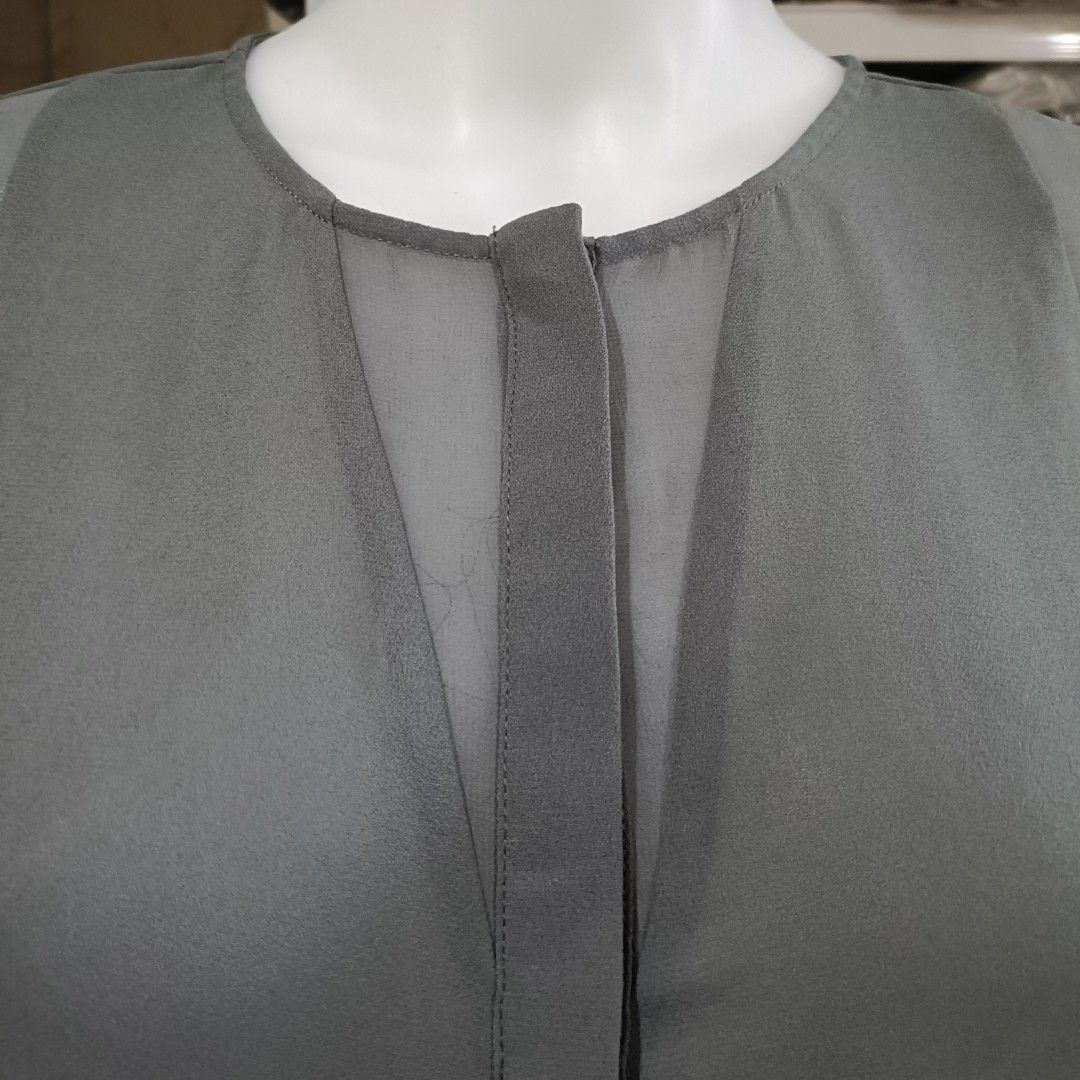 H&M Grey Sheer Button Down Long Sleeves Blouse; Medium (Category: Blouses) located in Moncada. Submitted by celynn.collection (Listing ID 1469617326, Image 3). Description: ✅ PLEASE READ BEFORE ASKING! 😊 ----------------------------------------------------- 📍LOCATION: Pangasinan, Luzon ----------------------------------------------------- ✅ Clothes are THRIFTED or PRE-LOVED unless stated brand new. ----------------------------------------------