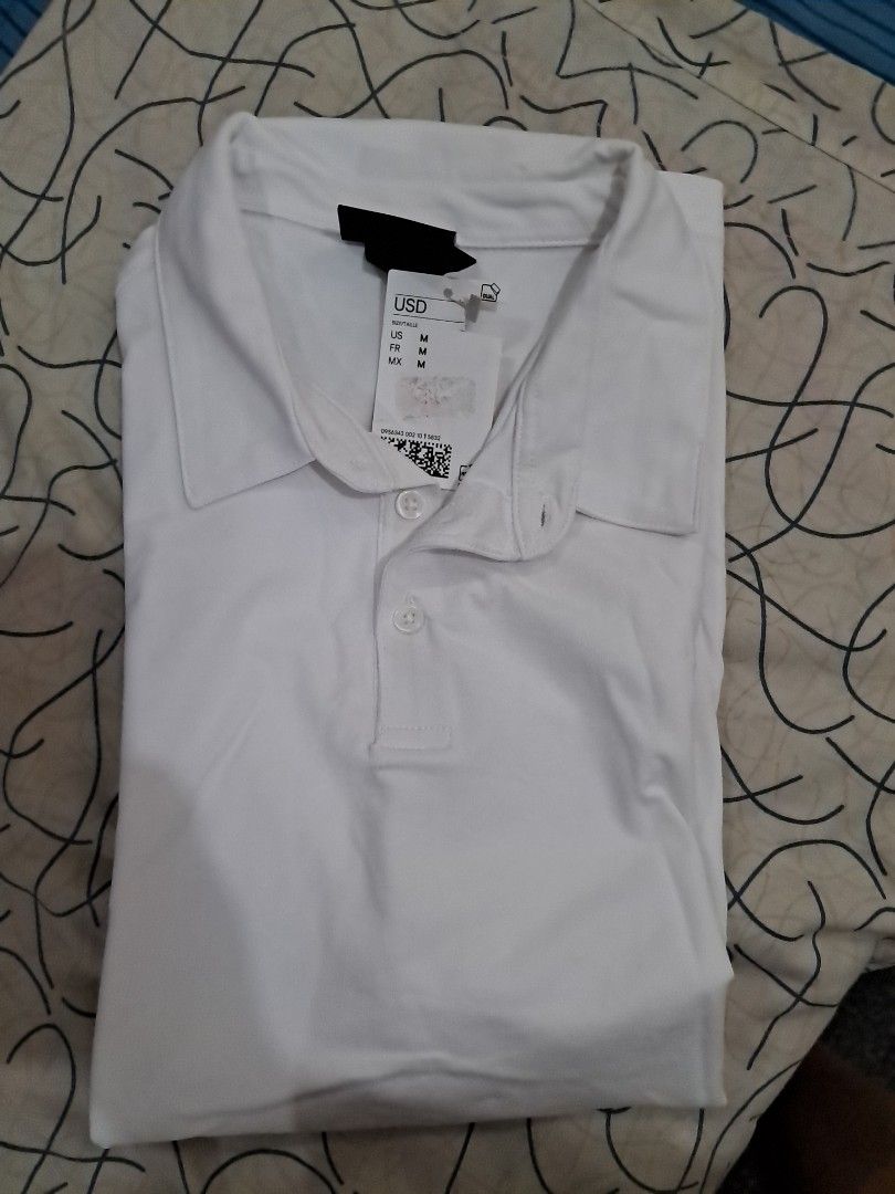 H&M slim fit (Category: Tshirts & Polo Shirts ) located in Las Pinas. Submitted by shop2ship (Listing ID 1469595208, Image 3). Description: white collar shirt with buttons slim fit.