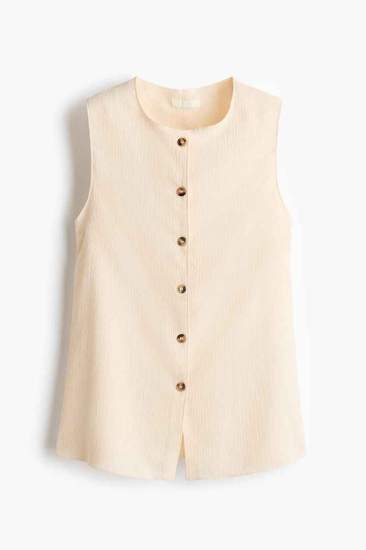 H&M Textured Jersey Waistcoat (Category: Others Tops) located in Maco. Submitted by mikay6011 (Listing ID 1469695507, Image 2). Description: .