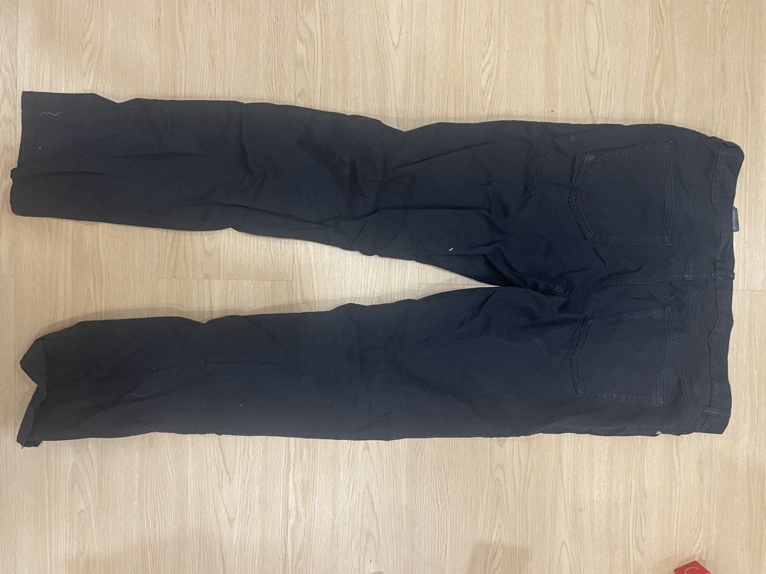 HNM Jeans Pants (Category: Jeans) located in Manila. Submitted by bedlambuzz (Listing ID 1469698640, Image 3). Description: WYSIWYG USED MAY HAVE SOME MINOR FLAWS BUT THESE WERE STORED WELL AND PROPERLY.