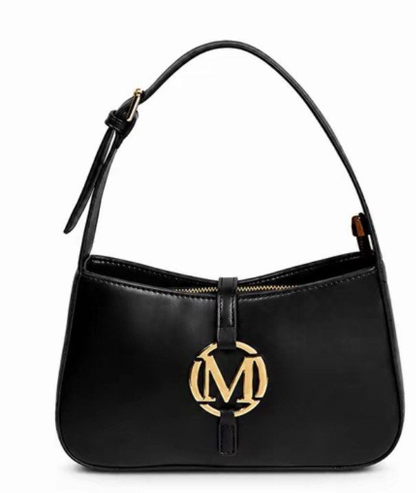 Hobo bag black or cream colo (Category: Shoulder Bags) located in Manila. Submitted by vintageaccessories (Listing ID 1469581716, Image 2). Description: .