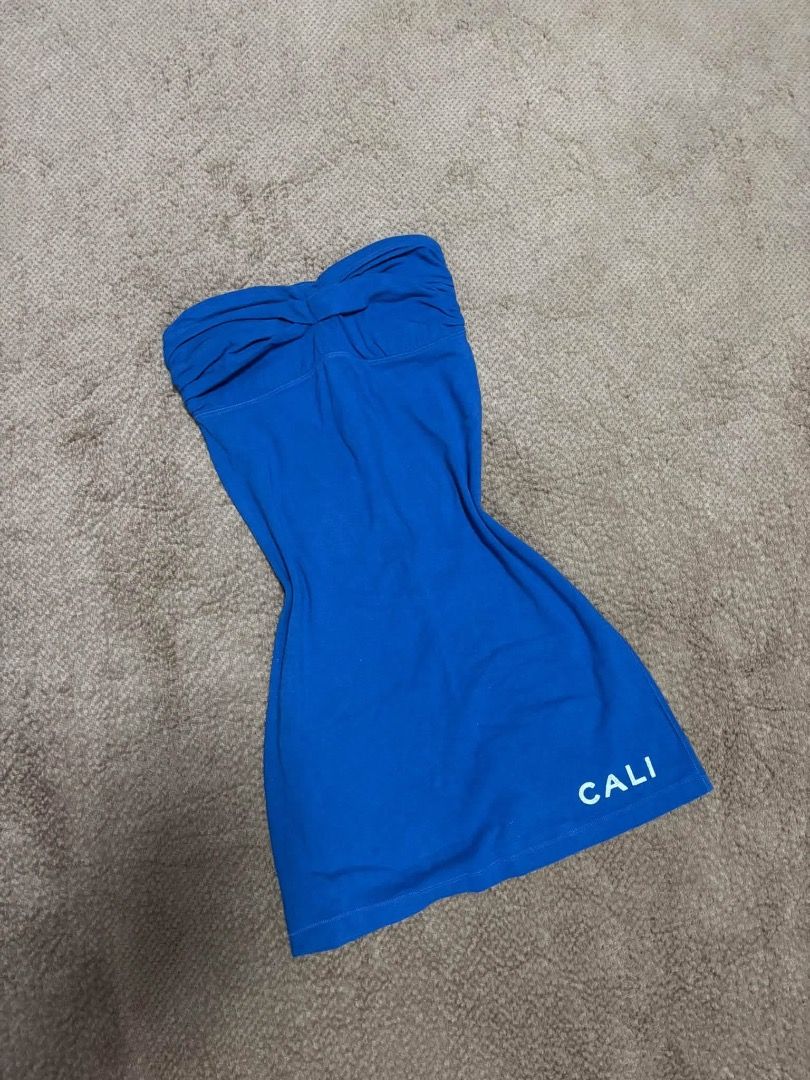 Hollister (Category: Dresses) located in Caloocan City. Submitted by _itsgiafinds08 (Listing ID 1469584719, Image 1). Description: Hollister tub body hugging dress .