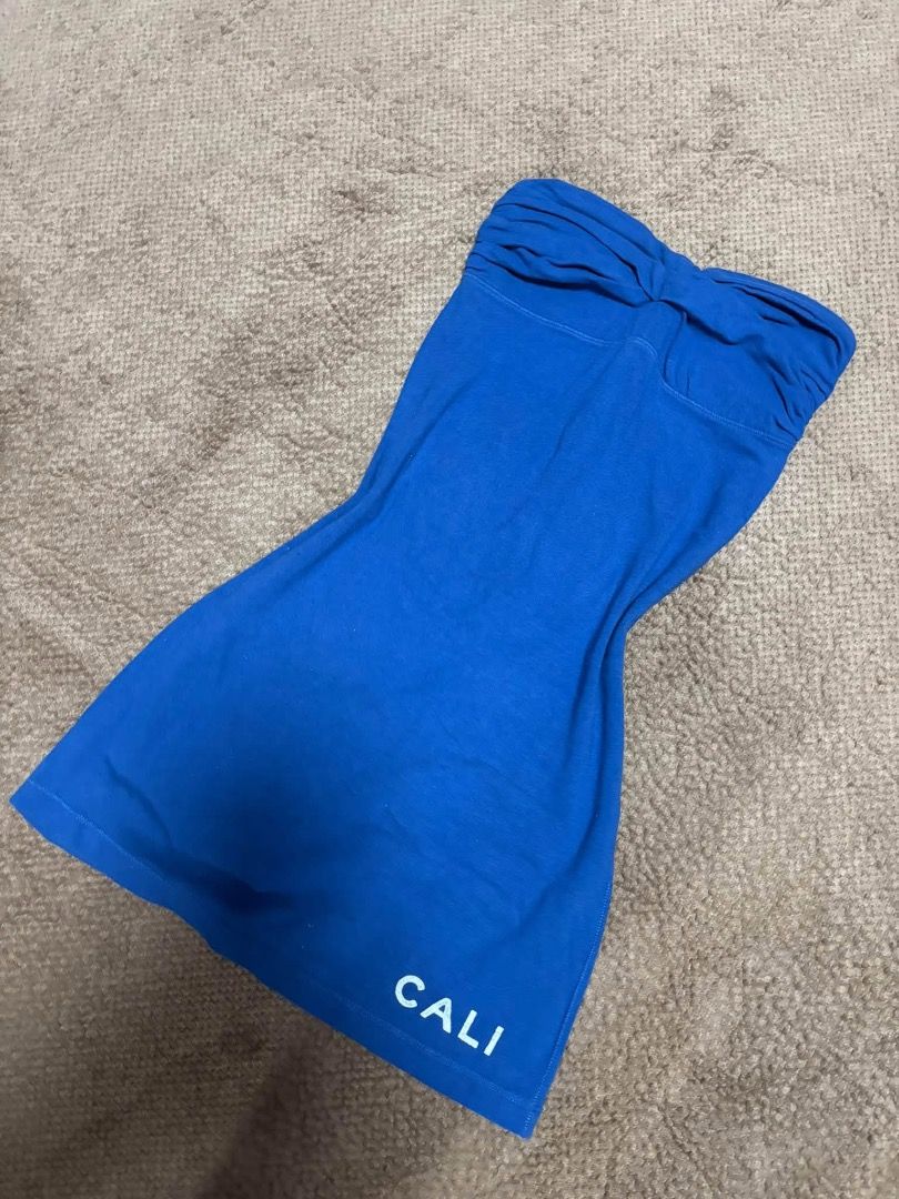 Hollister (Category: Dresses) located in Caloocan City. Submitted by _itsgiafinds08 (Listing ID 1469584719, Image 2). Description: Hollister tub body hugging dress .