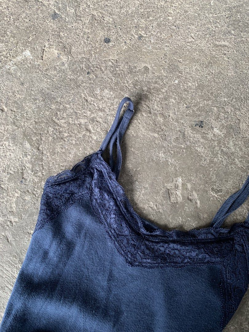 Hollister (Category: Blouses) located in Manila. Submitted by zthriftyyy (Listing ID 1469735693, Image 3). Description: Hollister Size xs No issue .