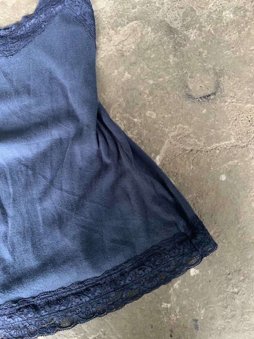 Hollister (Category: Blouses) located in Manila. Submitted by zthriftyyy (Listing ID 1469735693, Image 2). Description: Hollister Size xs No issue .