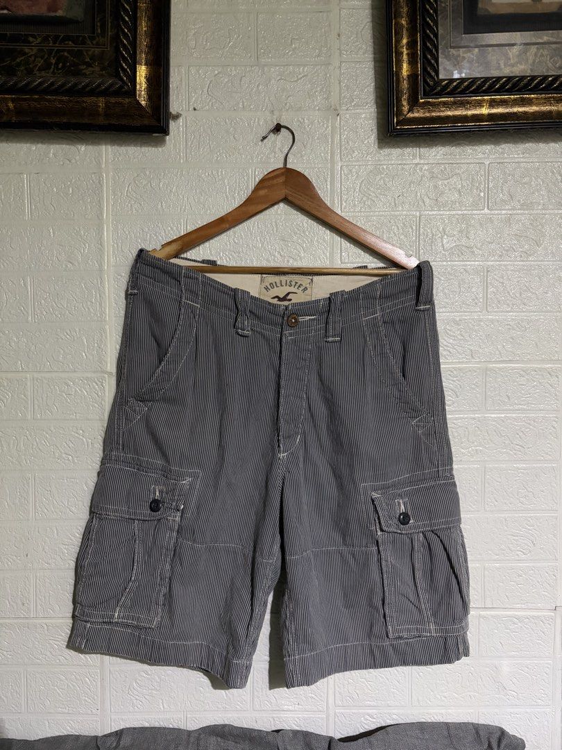 hollister cargo shorts (Category: Shorts) located in Santa Rosa. Submitted by jeremydeas56388 (Listing ID 1469697734, Image 1). Description: size 32 24 length .