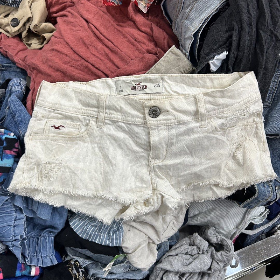 Hollister Micro-shorts (Category: Shorts) located in Kabankalan. Submitted by leans_closet (Listing ID 1469672795, Image 1). Description: With random stains, need wash.