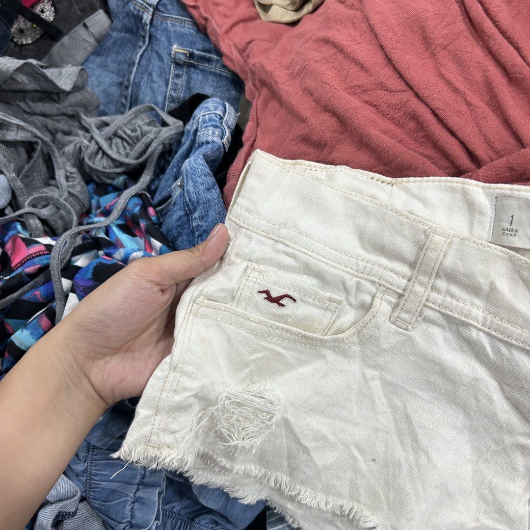 Hollister Micro-shorts (Category: Shorts) located in Kabankalan. Submitted by leans_closet (Listing ID 1469672795, Image 2). Description: With random stains, need wash.