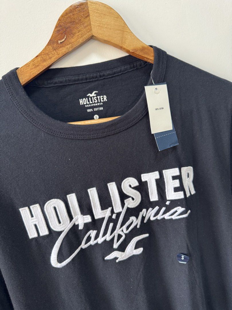 Hollister T-Shirt (Category: Shirts) located in Taguig. Submitted by curatedfinds_jd (Listing ID 1469650392, Image 3). Description: Condition: Brandnew with tag Price: ₱799 Size: Small Length: 26 in Width: 19.5 in Location: New Lower Bicutan, Taguig City Courier: J&T or Lalamove.