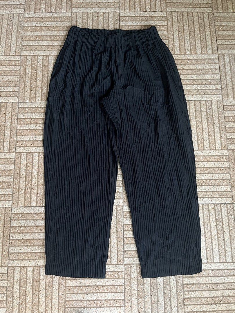 Homme Plisse ISSEY MIYAKE (Category: Luxury Apparel) located in Aparri. Submitted by llirycnoyu31497 (Listing ID 1469725600, Image 2). Description: 30-34w .