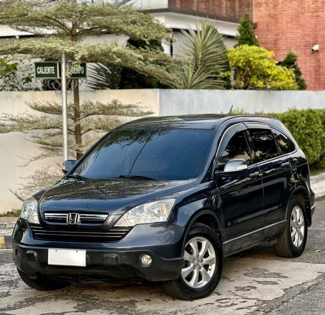 Honda CR-V 2.4 (A) (Category: Used Cars) located in Quezon City. Submitted by monicagel (Listing ID 1469604334, Image 1). Description: Honda CRV Gen 3 2007 Automatic 2.4 Engine Gas Color Black.