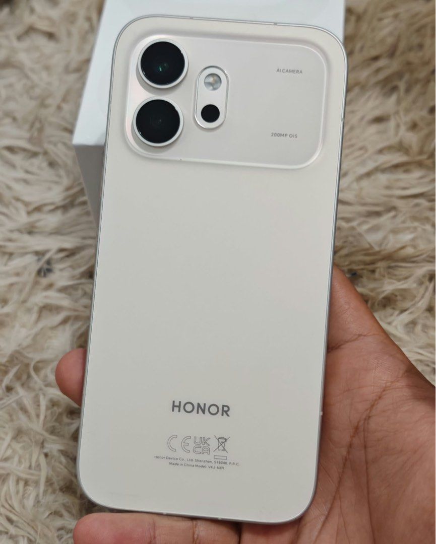 Honor 600 5G 8/256gb (Category: Android Others) located in Caloocan City. Submitted by bouesantos06 (Listing ID 1469598868, Image 2). Description: Honor 600 8/256gb White Complete with box 1month old Good as new No issue No Device admin locked Money back guarantee if galing installment ₱18,000 fixed North Caloocan area. Malaria/Barracks/Tala/Bagong Slang. Or hatid ko sa Location nyo add nalang del. Fee. Thanks and Godbless.