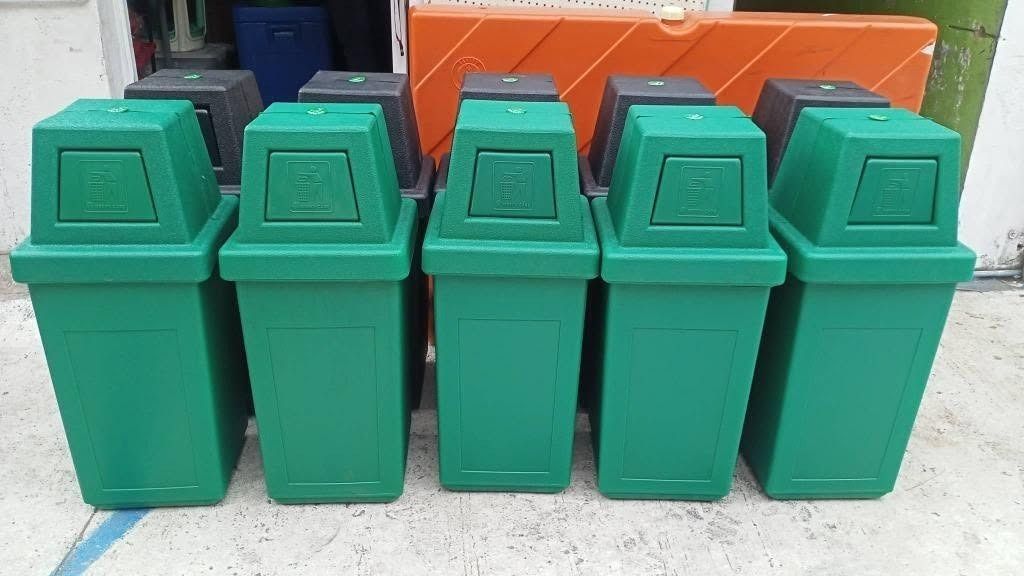 HOODED TRASH BIN (Category: Waste Bins & Bags) located in Caloocan City. Submitted by calmhawk_a2cd7a (Listing ID 1469614533, Image 3). Description: HOODED TRASH BIN BRAND: GREEN CARE 120 LITERS - 42L x 42W x 109.5H JUST CALL US / Pm me for more info. -09971763227 LOOK FOR : ANGHIE Address: 634 JRA COMPOUND LUPANG PARI SAN MIGUEL PASIG CITY WEBSITE: http://jocelynesidera30.wibsite.com/joekelceetrading email: [hidden information].