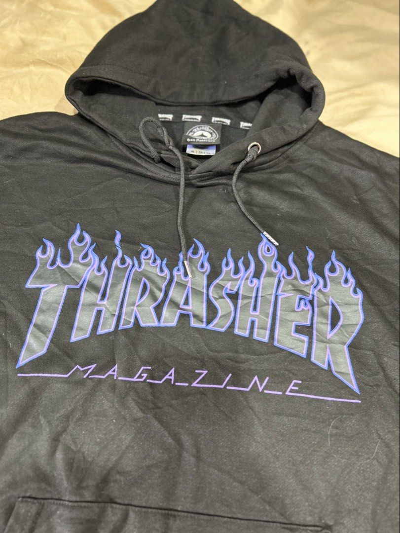 Hoody Jacket (Category: Hoodies) located in Davao. Submitted by scorp5 (Listing ID 1469608991, Image 2). Description: Thrasher Hoody jacket with big print in front Dimes W 21.5 L 26 Like new condition Medium size for men or women Can fit medium to Large .