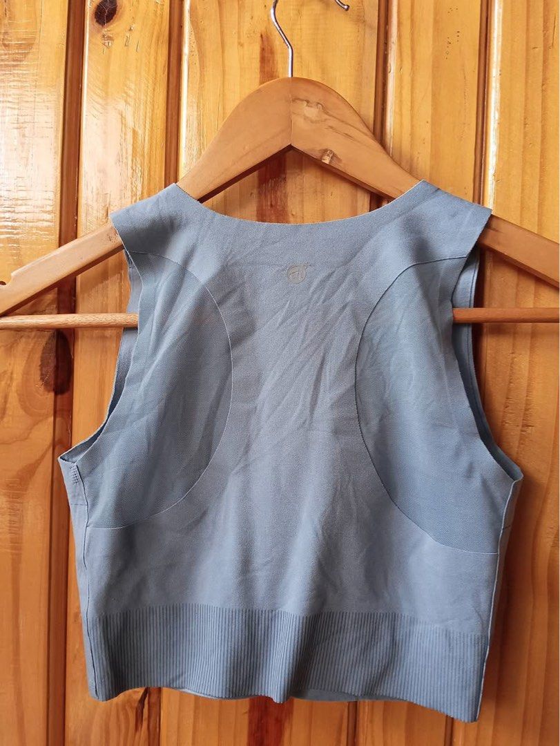 HQ halter seamless M (newarrivals)a1 (Category: Activewear) located in Baguio. Submitted by affordaprice_2600baguio (Listing ID 1469700094, Image 2). Description: .