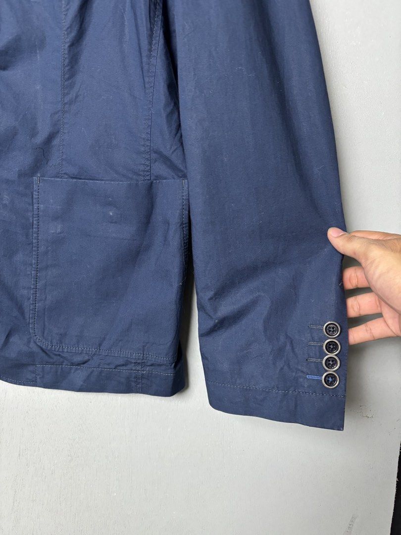 Hugo Boss Blue Blazer Jacket (Category: Coats, Jackets and Outerwear) located in Mandaluyong City. Submitted by fellas_ph (Listing ID 1469668038, Image 2). Description: Excellent condition No issues Size M-L 19.5" Width 28" Length 18" Shoulders 25" Sleeve Length.